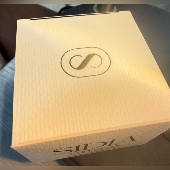 SIDIA Braless Solid Perfume 0.13 oz NIB | Luxury Solid Fragrance | Vanilla Musk - Picture 7 of 10